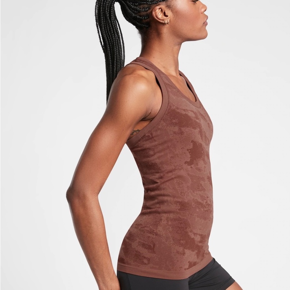 NWT Athleta Momentum Camo Tank